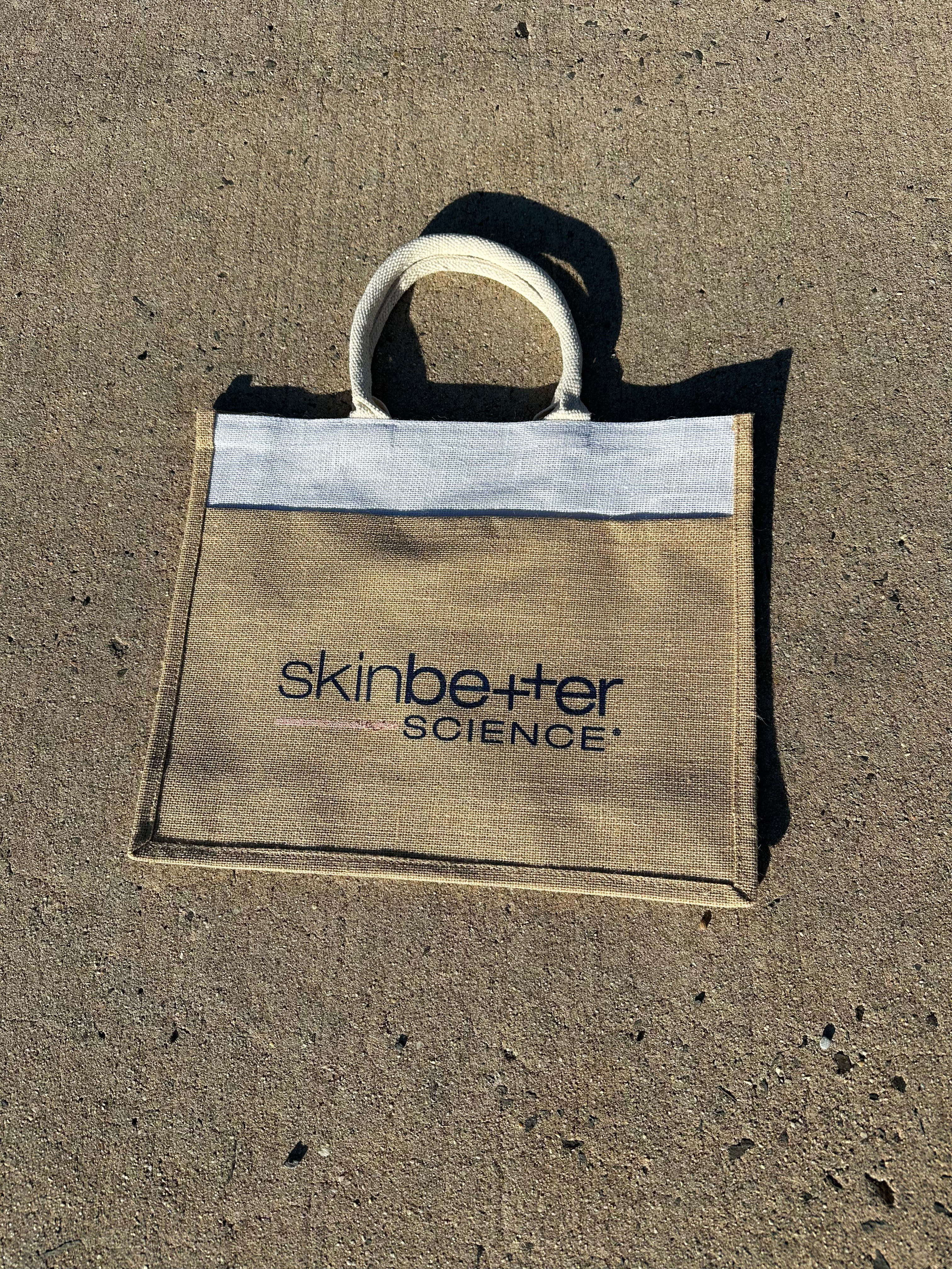 🎁 FREE SkinBetter Summer Tote (100% off)